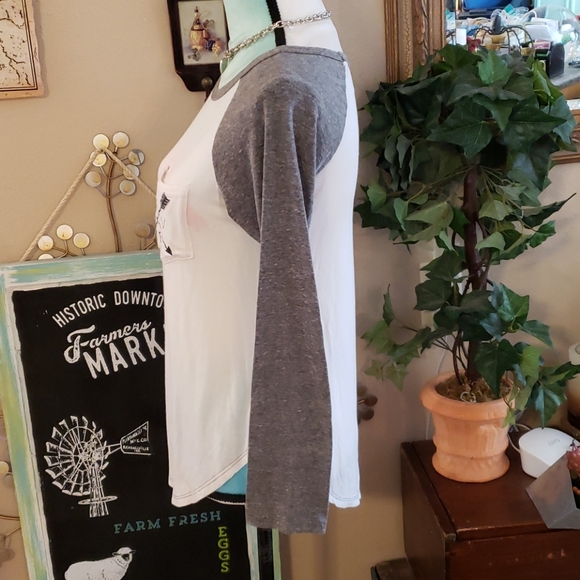 Free Kisses Long Sleeve Tee Size Medium - Picture 3 of 5